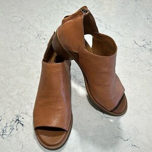 Soft peep toe bootie size 8